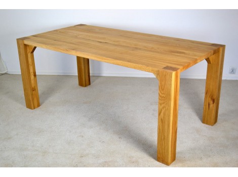 Jídelní dubový stůl Marcus